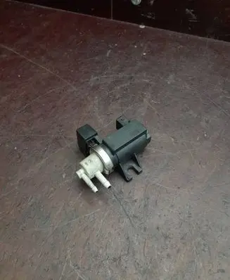 Volvo S60 Turbo solenoid valve 72190329 30637251 07T257