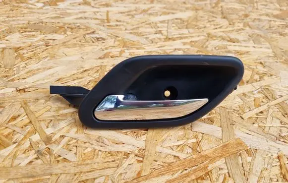 BMW 5 E39 Front door interior handle 8226049