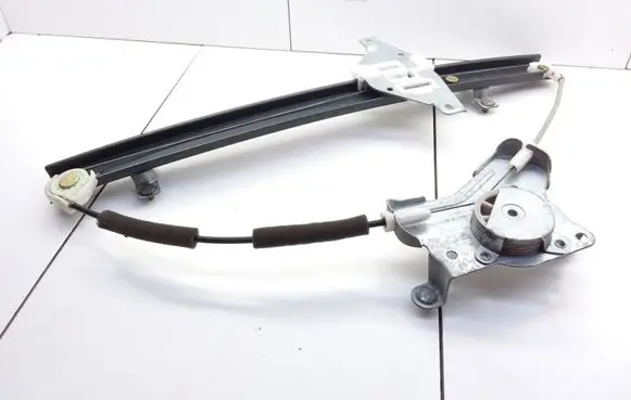 SsangYong Rexton I Rear window lifting mechanism without motor