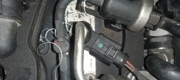 Mitsubishi Lancer X Fuel injector 0445116030 03l130277