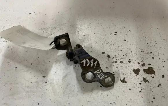 Ford Focus Front door upper hinge A22800 XS4A 2238