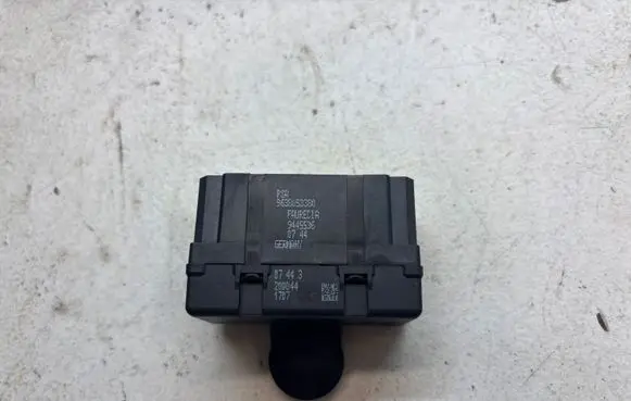 Peugeot 207 Seat heating relay 9638053380