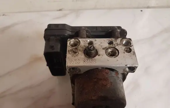 Mazda 6 ABS Pump GJ6A437A0 2Z09D0303