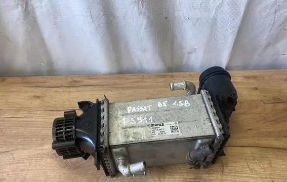 Volkswagen PASSAT B8 Intercooler radiator 04E145785E