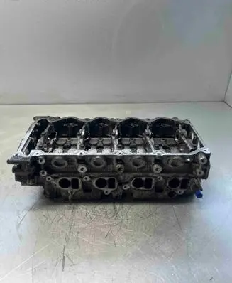 Nissan X-Trail T30 Engine head AW4