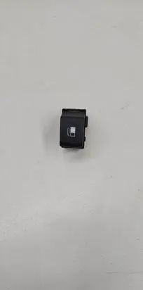 Volkswagen PASSAT B5.5 Fuel tank opening switch 1J0959833A
