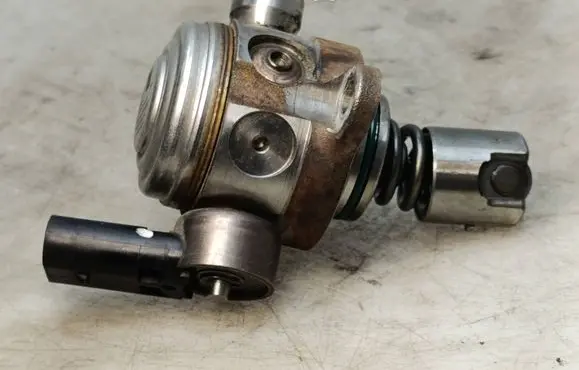 Audi A3 8Y Fuel injection high pressure pump 05E127027A 2406231245201 HFS55402