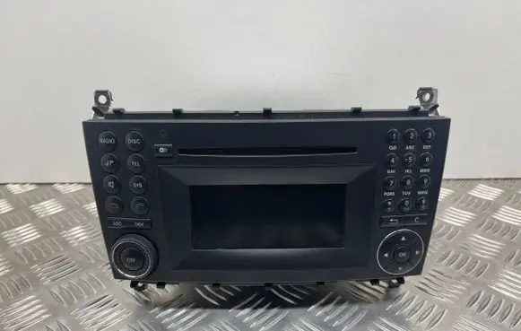 Mercedes-Benz CLC CL203 Radio/CD/DVD/GPS head unit A2039000100 A2039010100