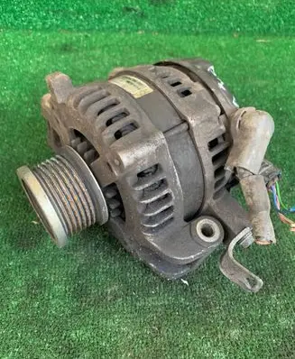 Toyota Auris 150 Generator/alternator 270600R011 4042105140