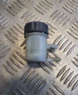 Brake fluid reservoir