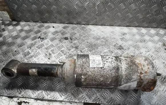 Land Rover Discovery 3 - LR3 Air suspension front shock absorber 3497416 3487416