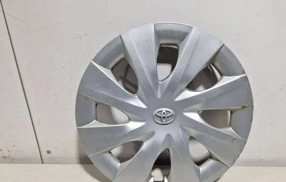 Toyota Yaris R15 wheel hub/cap/trim 426020D200