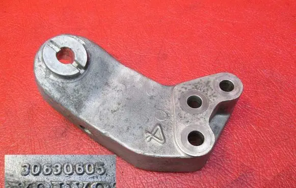 Volvo S40, V40 Engine mount bracket 30611471