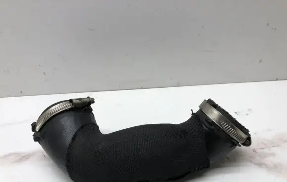 Audi A4 S4 B7 8E 8H Intercooler hose/pipe 8E0145731