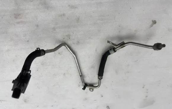 Volkswagen Tiguan Exhaust gas pressure sensor 03L906051B 03L906051 04L131552