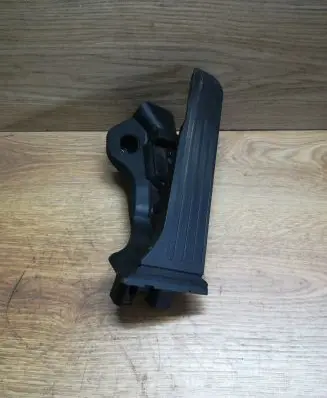 Volkswagen Golf Plus Accelerator throttle pedal 1K1721503M 6PV00889000
