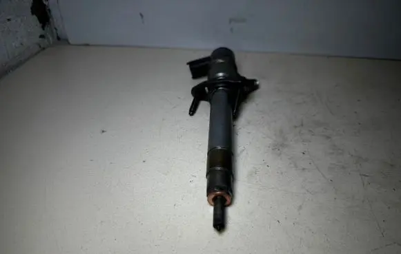 Volvo V70 Fuel injector 0445110078 8658352