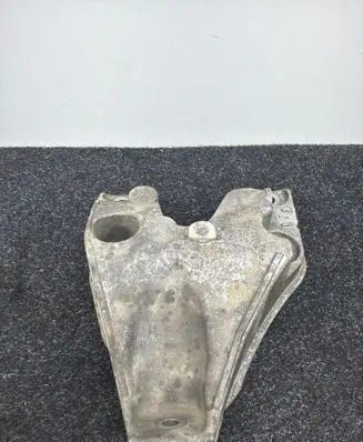 BMW 4 F32 F33 Engine mounting bracket 6789093