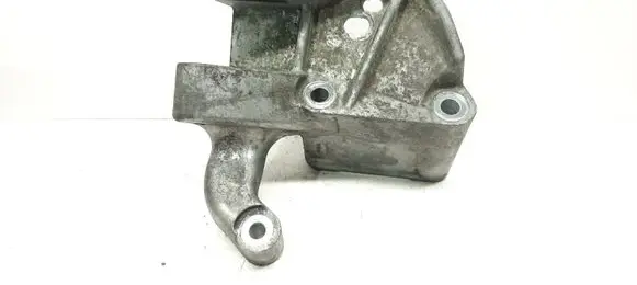 Volvo V40 Engine mounting bracket 31359638