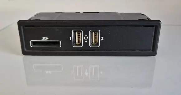 Mercedes-Benz C W205 USB socket connector A2058200226