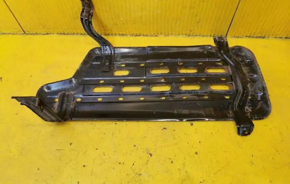 Rear underbody cover/under tray