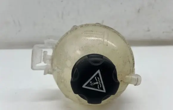 Peugeot 3008 III Coolant expansion tank/reservoir 9850533480