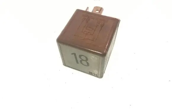 Volkswagen Golf III Other relay 191937503