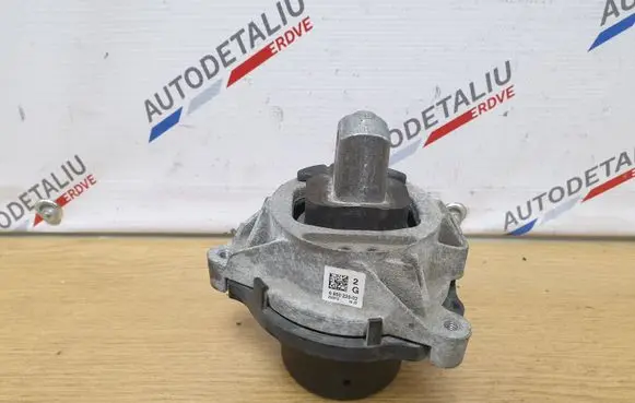 Engine mount bracket
