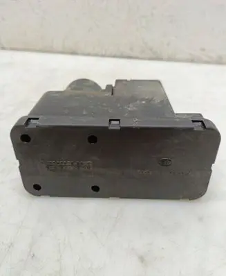 Mercedes-Benz C W202 Central locking vacuum pump 2028001948