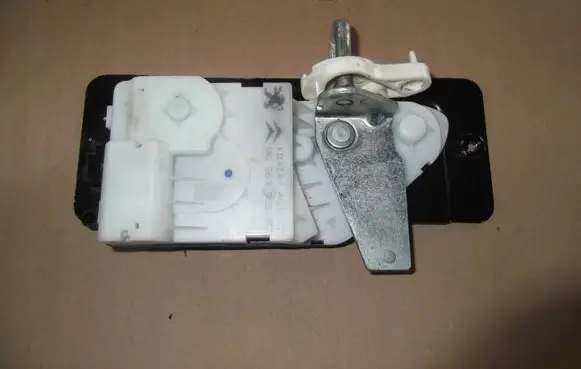 Peugeot 607 Tailgate/trunk/boot lock/catch/latch 9656395580
