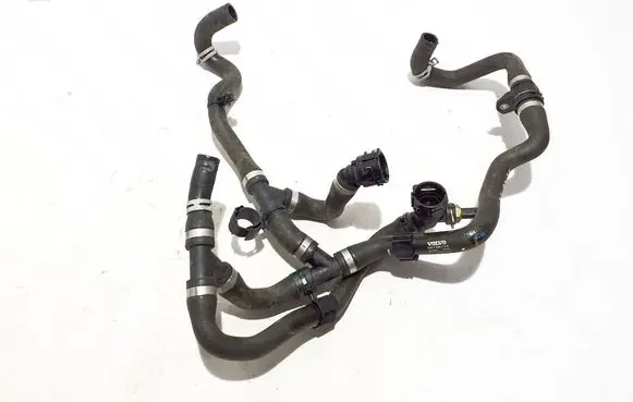 Volvo XC40 Engine coolant pipe/hose 32138735