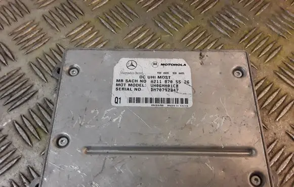 Mercedes-Benz R W251 Bluetooth control unit module 2118705526 A2118705526