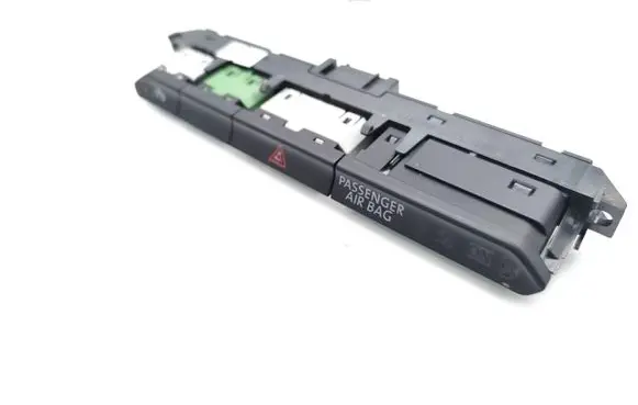 Volkswagen PASSAT B8 Hazard light switch 3G0927132A