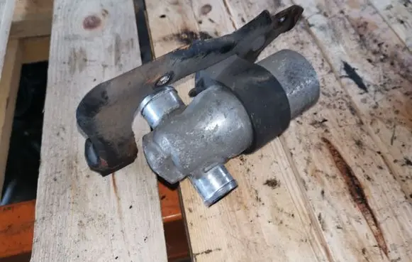 BMW 5 E39 Electric auxiliary coolant/water pump 1744713