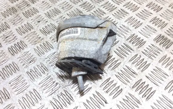 BMW 5 E60 E61 Engine mount bracket 6769874