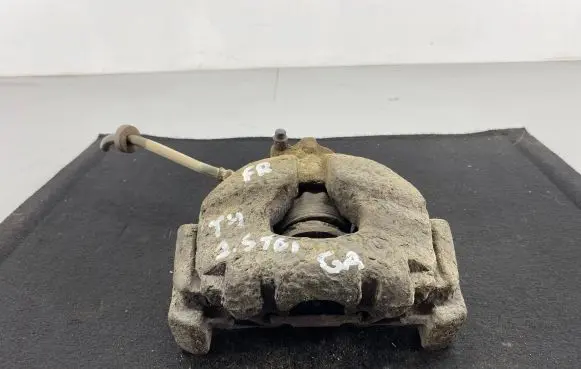 Volkswagen Transporter - Caravelle T4 Front brake caliper