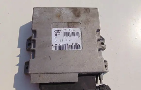 Peugeot 405 Engine control unit/module 9611153880