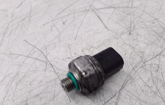 BMW 1 E81 E87 Air conditioning (A/C) pressure sensor 9181464 918146401