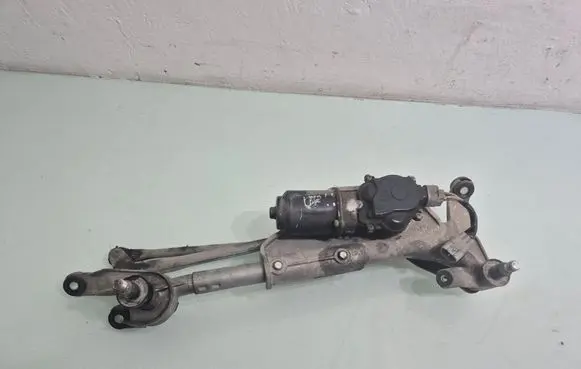 Honda CR-V Front wiper linkage and motor 7406A1834