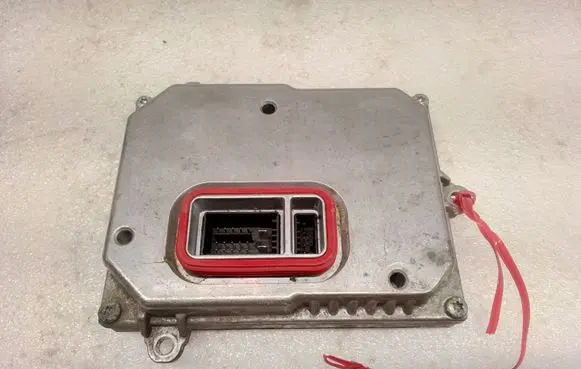 Audi A4 S4 B7 8E 8H Headlight ballast module Xenon 1307329115