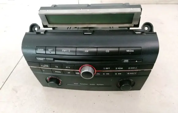 Mazda 3 I Radio/CD/DVD/GPS head unit BR2D66AR0 14794018