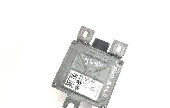 Volkswagen Touareg II Fuel pump relay 7P0906093