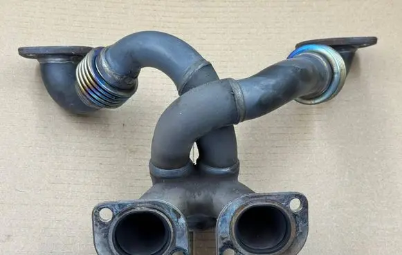 BMW M5 F90 Exhaust manifold 7849461 11627849461