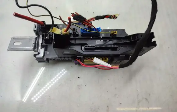 Mercedes-Benz GLK (X204) Fuse box set A168298 1670660