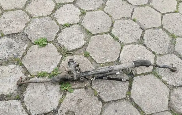 Mercedes-Benz Vaneo W414 Steering rack r16811011001