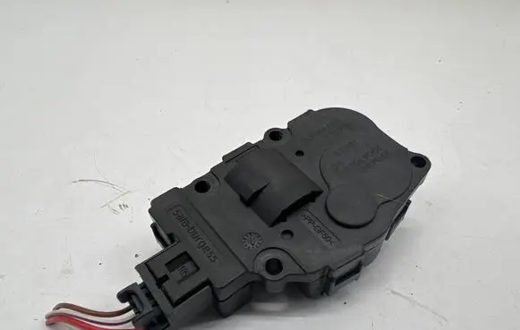 Porsche Macan (95B) Air flap motor/actuator K9749007