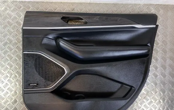 Jeep Grand Cherokee WL Front door card panel trim