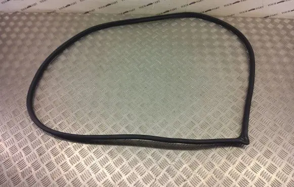 KIA Stonic Front door rubber seal 