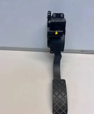 Seat Ibiza III (6L) Accelerator throttle pedal 6Q1721503F 13691711