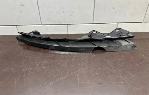 Volvo C30 Headlight/headlamp mounting bracket 31323157